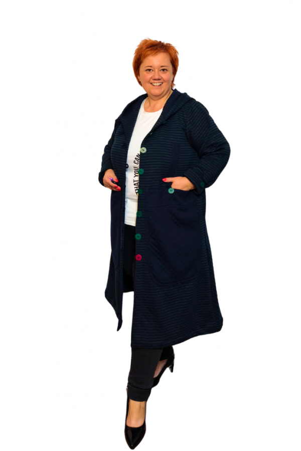 Kratší bavlnený kabát s farebnými gombíkmi a kapucňou